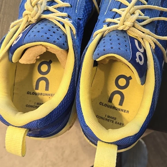 On Running Women's Shoes (Women Sz 8) - Picture 4 of 4